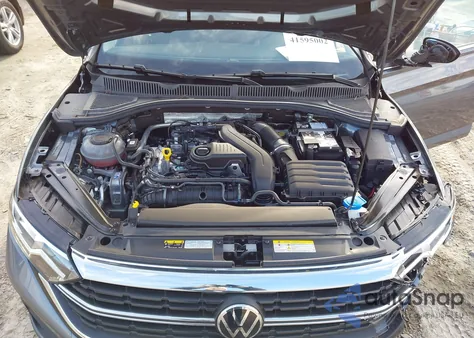 2024 Volkswagen Jetta 1.5T Se from USA, damaged, VIN 3VW7M7BU0RM066857